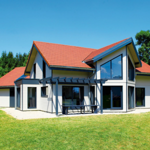 Isolation et esthétisme : Comment vos fermetures extérieures améliorent la performance énergétique de votre maison en Haute-Saône