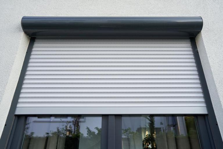 Quel système de motorisation choisir pour vos volets à Vesoul ?